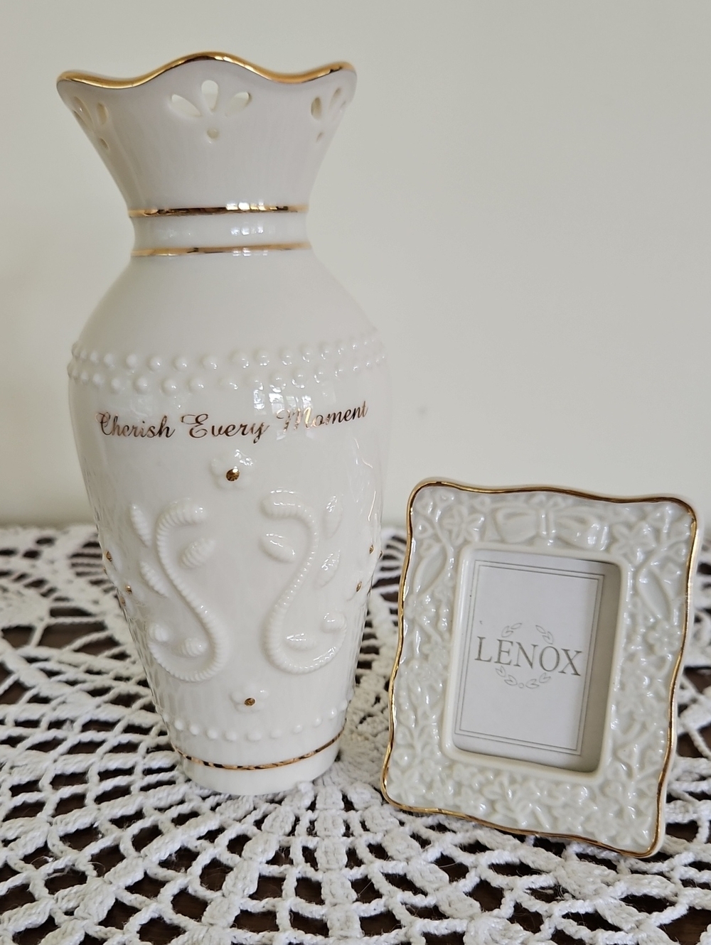 Lenox Vintage Ivory Porcelain Set: 6" Sweet Inspirations Vase & Wallet Frame